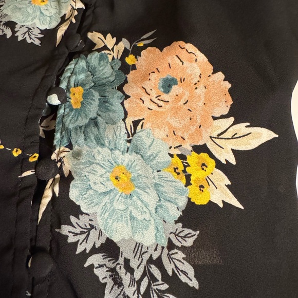 Torrid size 1 (14-16) semi-sheer floral print sleeveless blouse in GUC - Picture 8 of 10